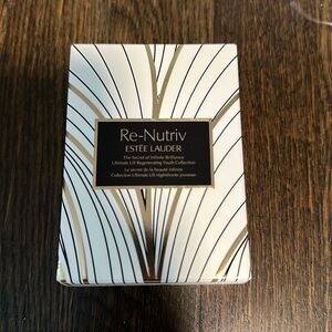 Ester Lauder Re-Nutriv the secret of infinite brilliance